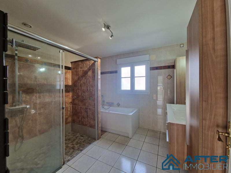 Maison - 259 m² - 7 pièces