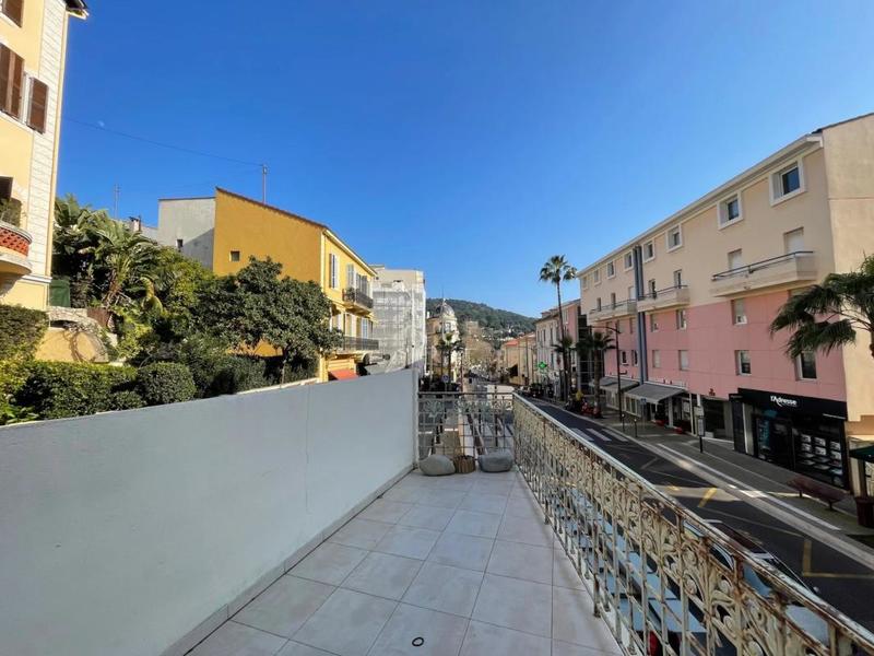 Appartement - 100 m² - 4 pièces