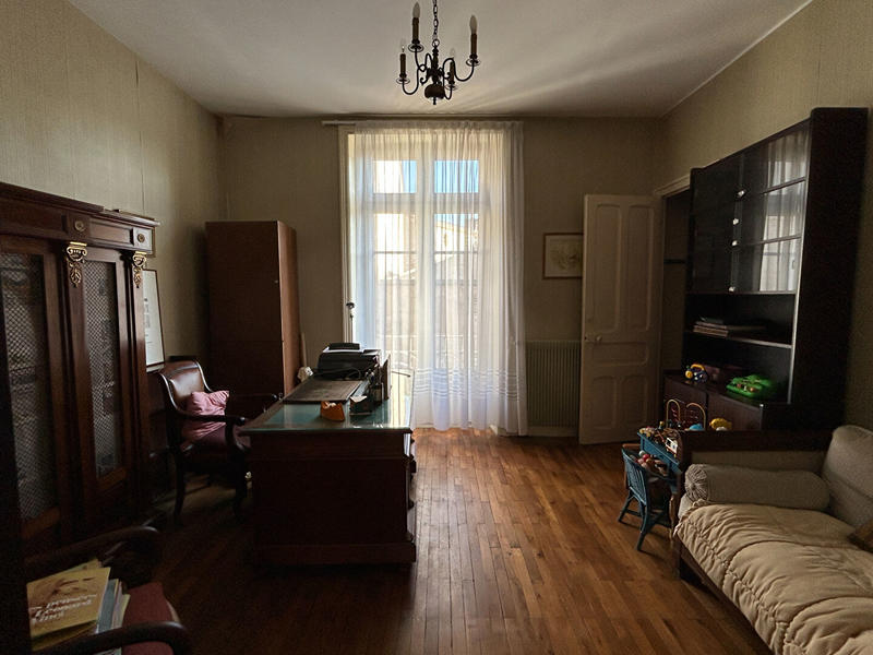 Maison - 244 m² - 8 pièces