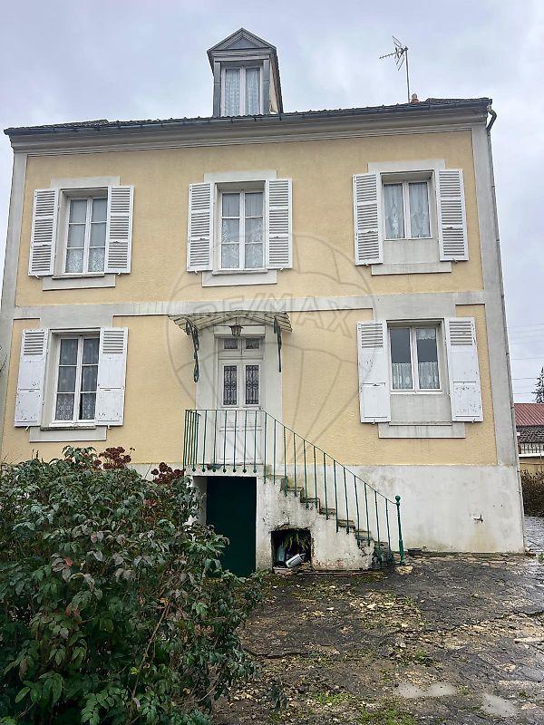 Maison de maîtres - 130 m² - 8 pièces