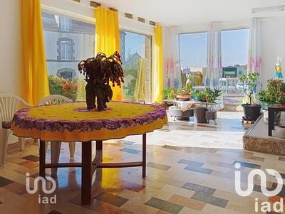 Maison de ville - 240 m² - 7 pièces