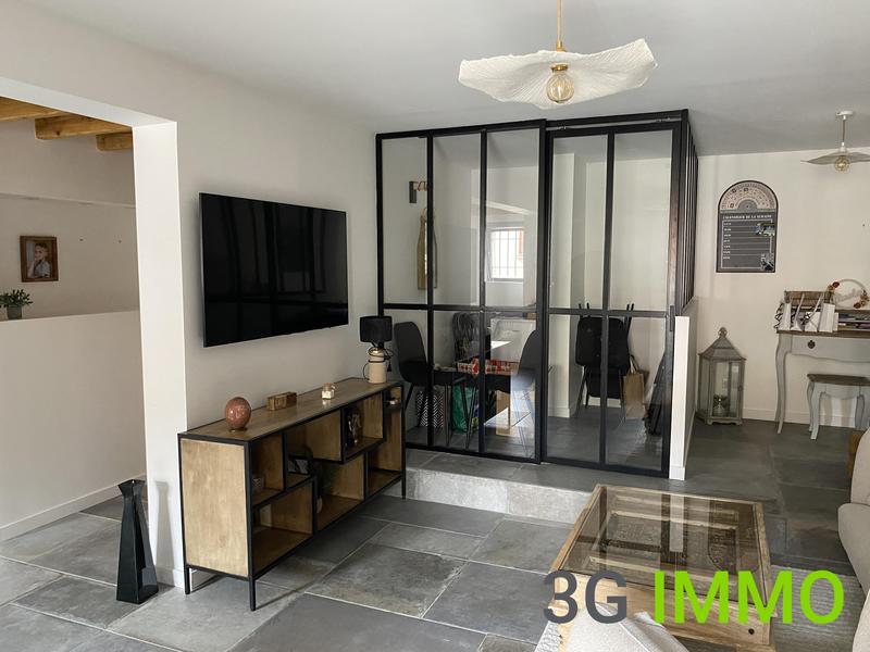 Maison - 204 m² - 7 pièces