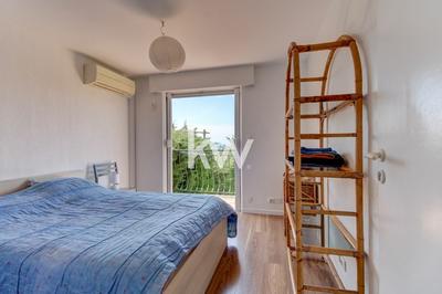 Maison traditionnelle - 217 m² - 9 pièces