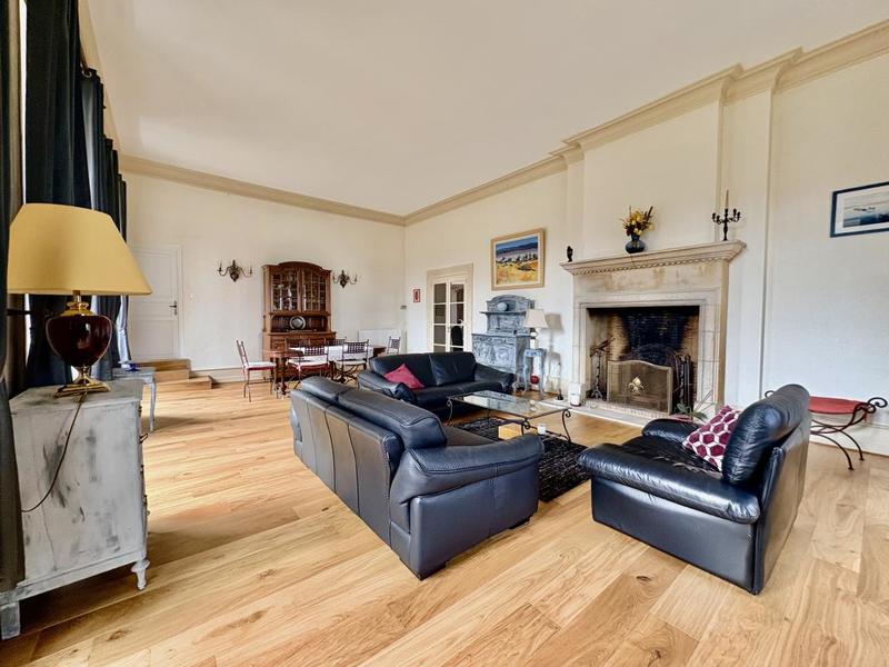 Appartement - 220 m² - 6 pièces