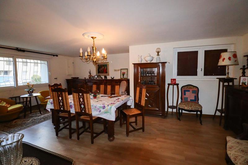 Maison - 260 m² - 12 pièces