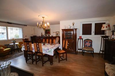 Maison - 260 m² - 12 pièces