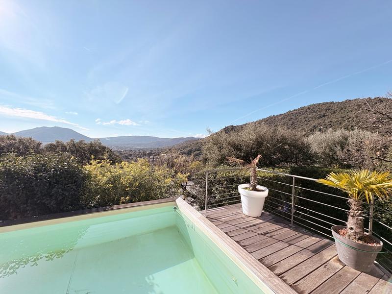 Maison - 120 m² - 5 pièces