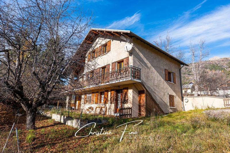 Maison - 314 m² - 12 pièces