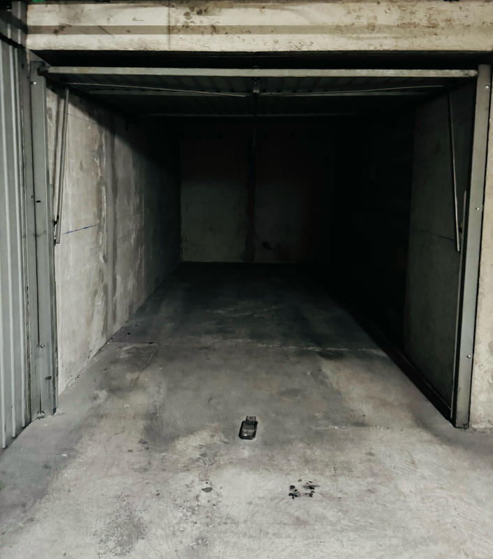 Parking / Garage - 12 m²