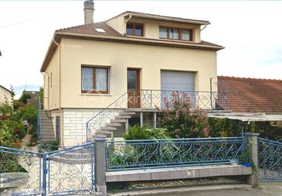 Maison traditionnelle - 162 m² - 7 pièces