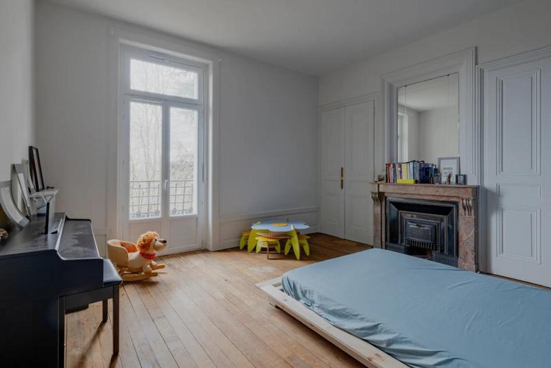 Maison - 207 m² - 9 pièces