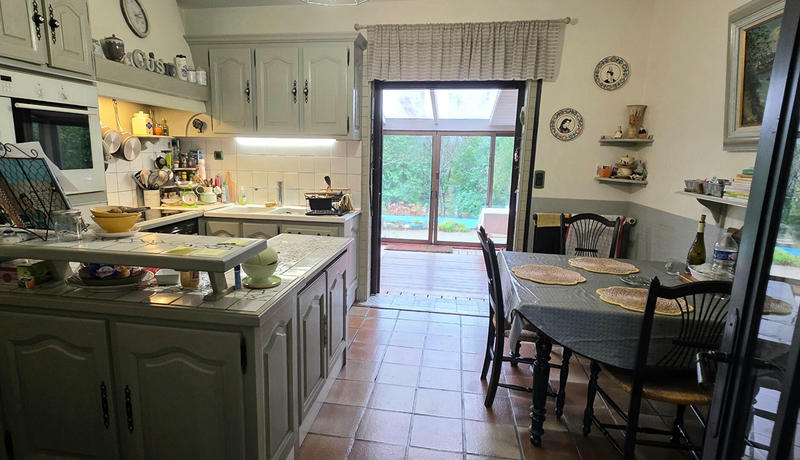 Maison - 250 m² - 8 pièces