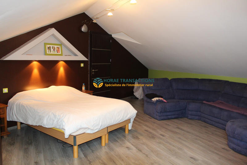 Maison - 327 m² - 9 pièces