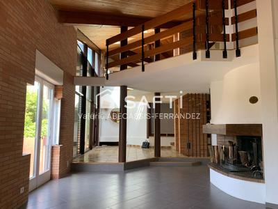 Maison - 215 m² - 7 pièces