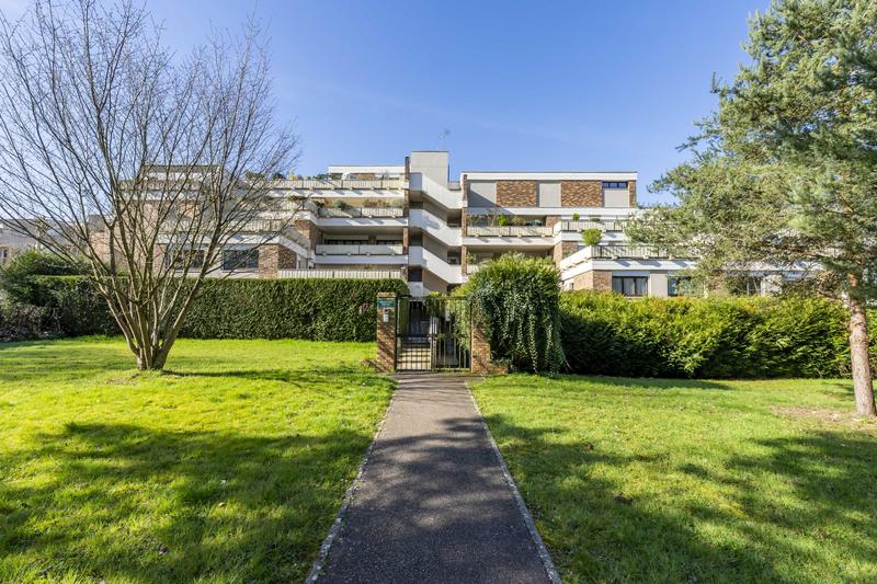 Appartement - 104 m² - 5 pièces