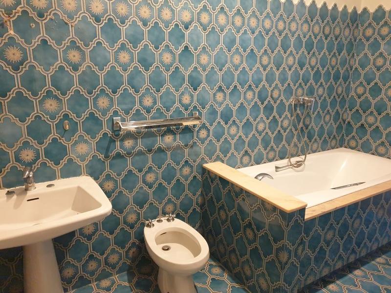 Local d'activité / Entrepôt - 1 251 m² - 29 pièces