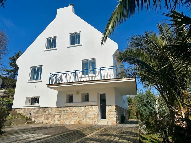 Maison - 170 m² - 9 pièces