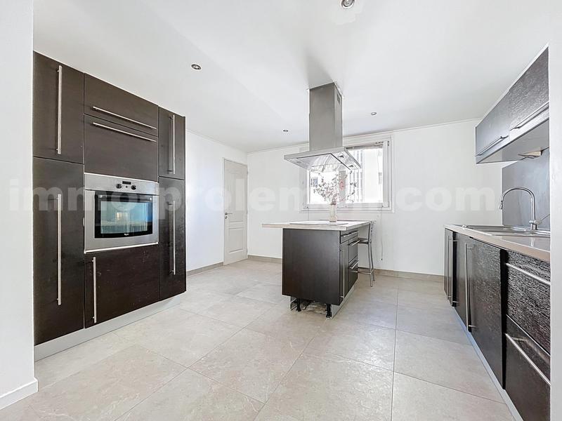 Appartement - 80 m² - 3 pièces