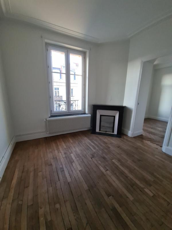 Appartement - 95 m² - 5 pièces
