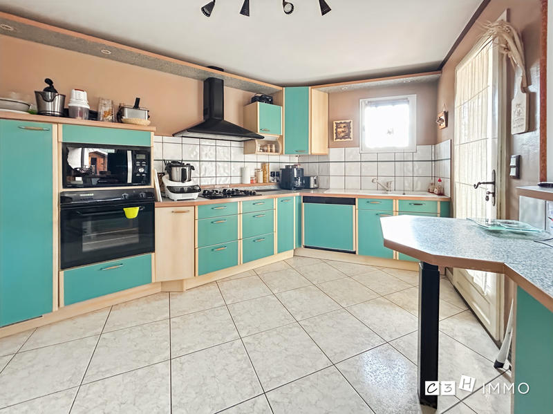 Maison traditionnelle - 92 m² - 4 pièces