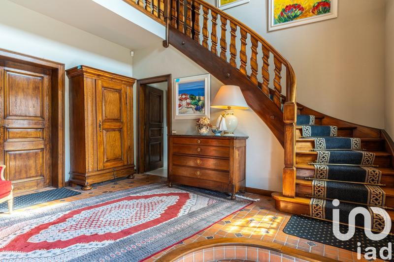 Maison - 365 m² - 11 pièces