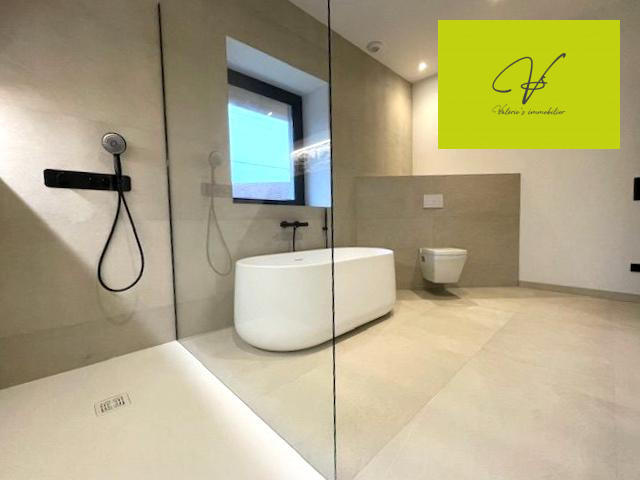 Maison - 187 m² - 6 pièces