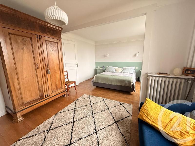 Maison - 155 m² - 8 pièces