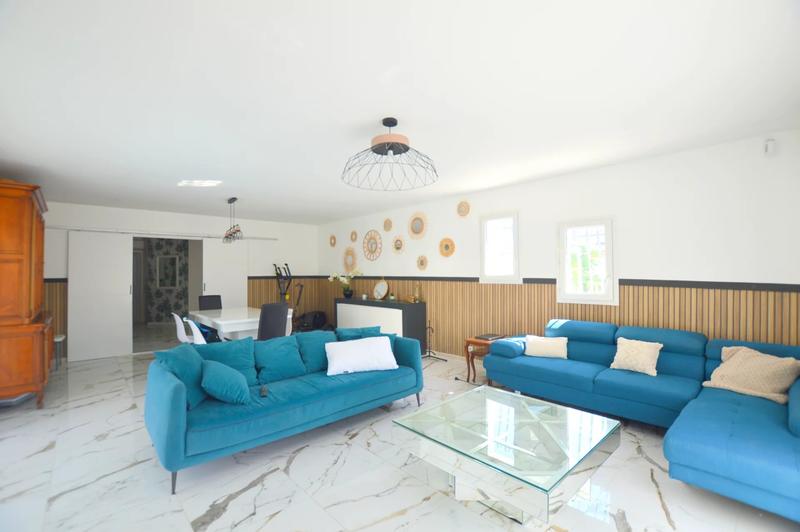 Maison - 182 m² - 7 pièces