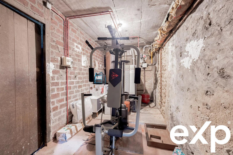 Maison - 246 m² - 10 pièces