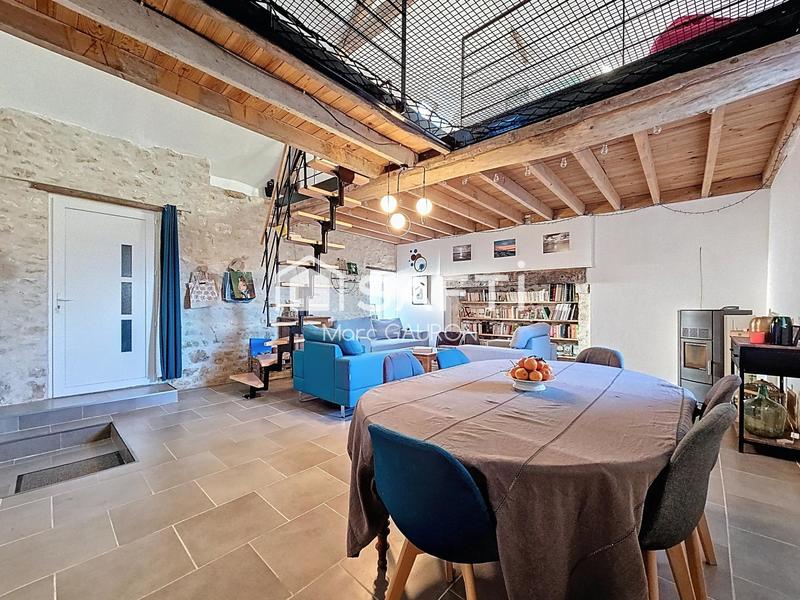 Maison - 202 m² - 8 pièces