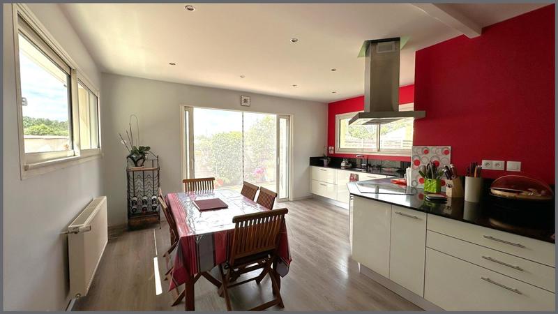 Maison - 185 m² - 7 pièces