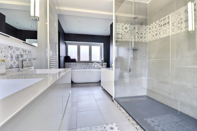 Maison - 188 m² - 6 pièces