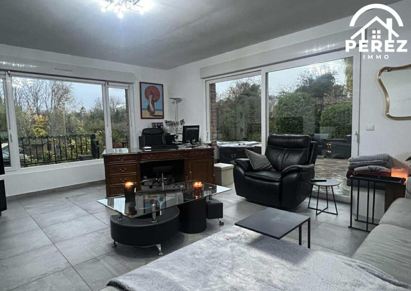 Villa - 242 m² - 7 pièces