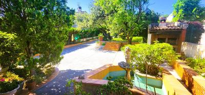 Maison - 210 m² - 7 pièces