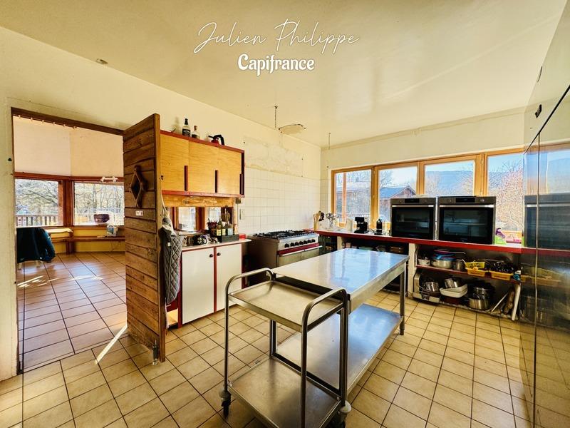 Maison - 500 m² - 12 pièces