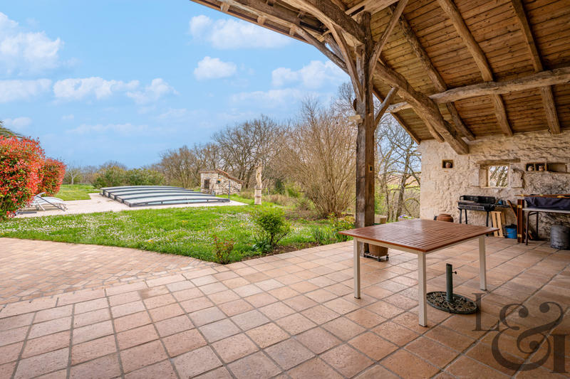 Maison - 321 m² - 9 pièces