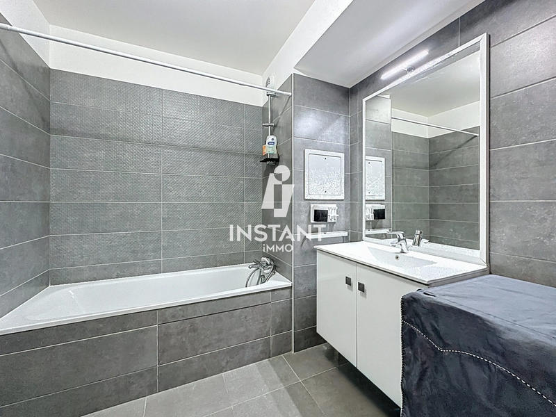 Appartement - 79 m² - 4 pièces