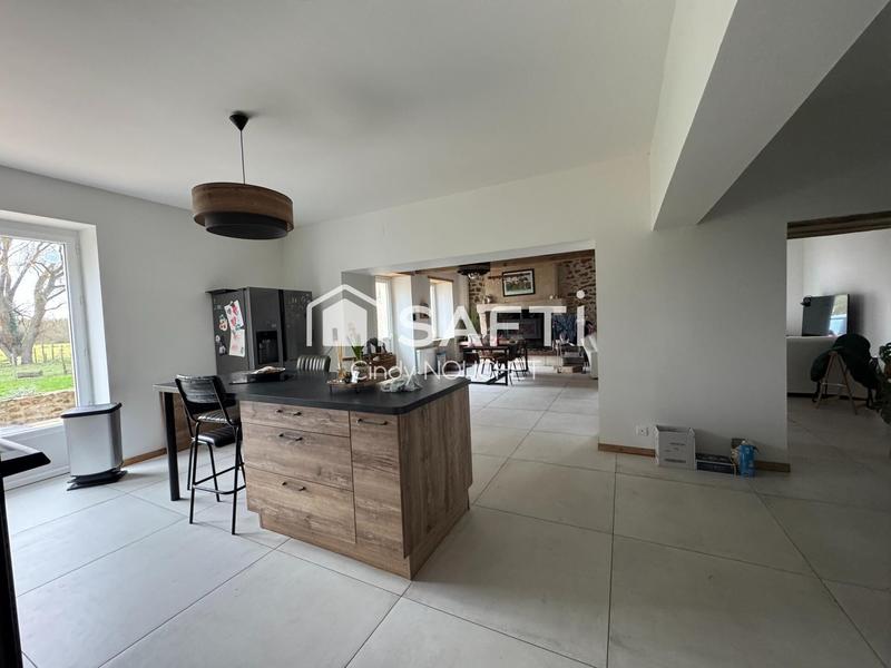 Maison - 222 m² - 6 pièces