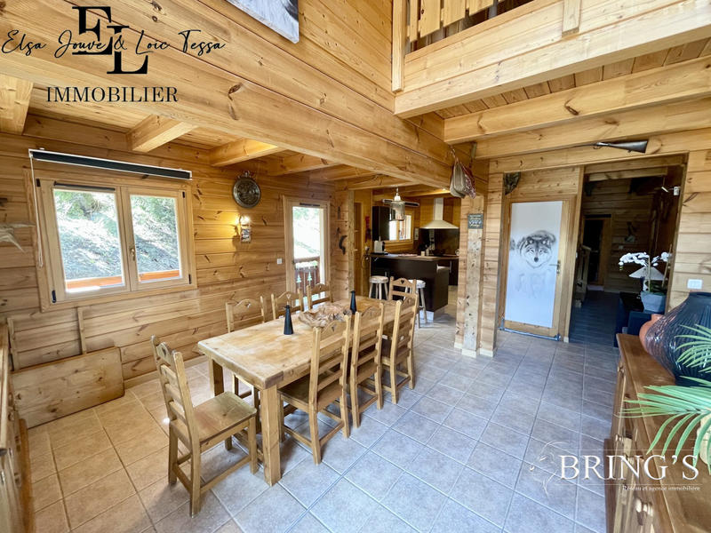 Châlet - 152 m² - 9 pièces