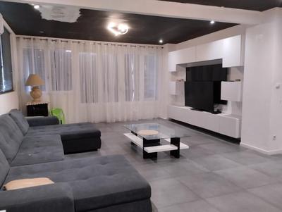 Maison - 450 m² - 10 pièces