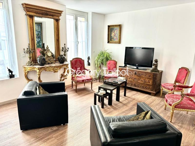 Maison - 301 m² - 11 pièces