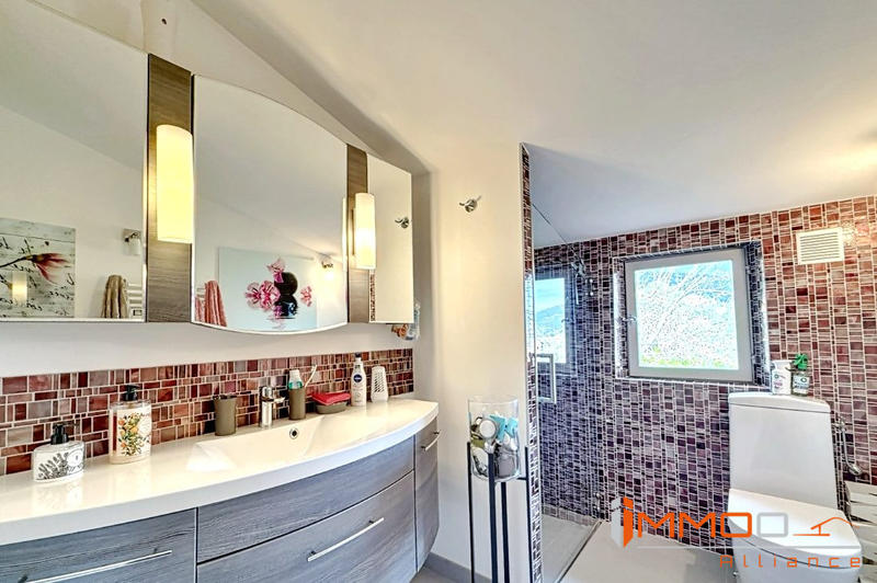 Maison - 197 m² - 6 pièces