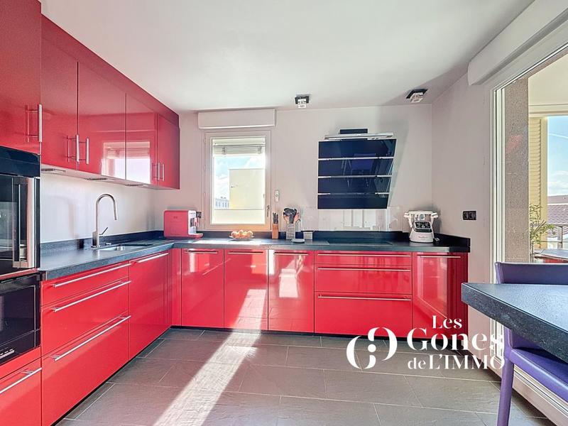 Appartement - 144 m² - 5 pièces