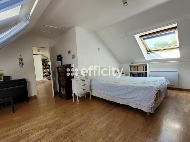 Maison - 206 m² - 9 pièces