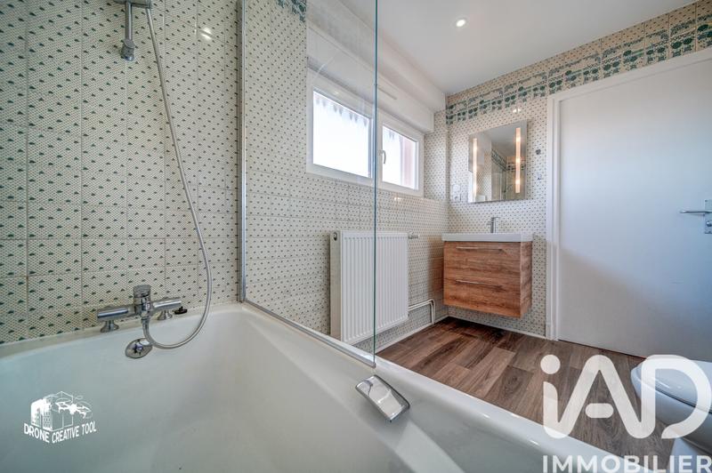 Maison - 201 m² - 7 pièces