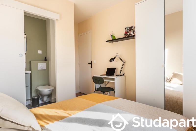 Chambre - 12 m² - 1 pièce