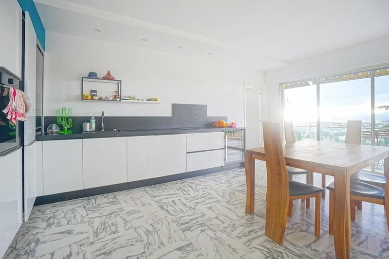 Appartement - 104 m² - 4 pièces