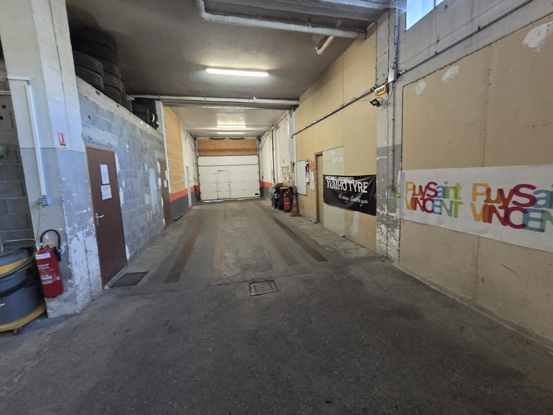 Local d'activités - 699 m²