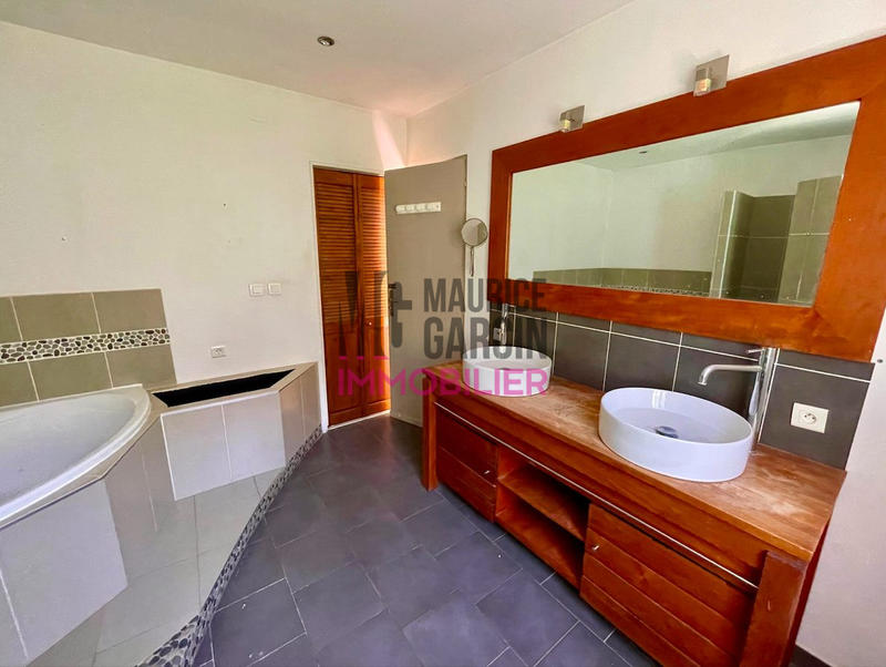 Maison - 101 m² - 5 pièces