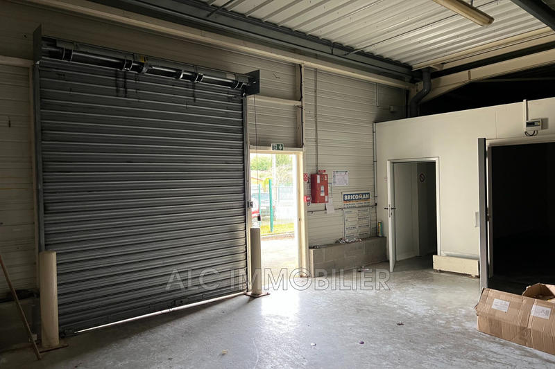 Local commercial - 1 060 m²